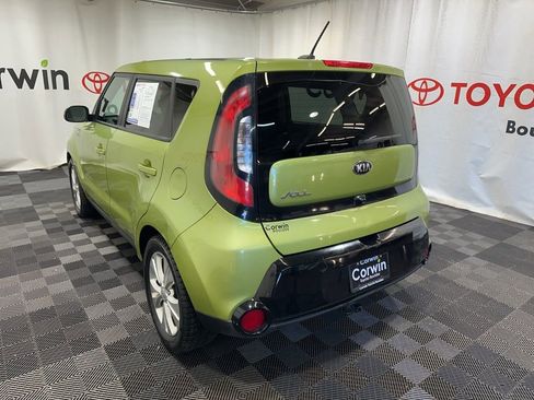 Used 2016 Kia Soul + image 5
