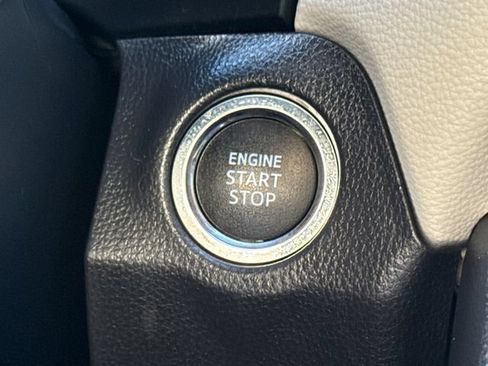 Used 2025 Toyota RAV4 XLE FWD image 26