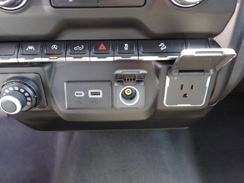 Used 2022 Chevrolet Silverado 1500 Custom Trail Boss image 46