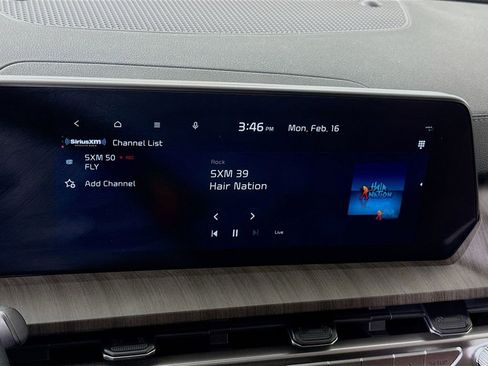 Used 2023 Kia Telluride EX w/ EX Captain's Chair Package image 8