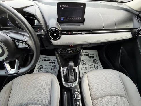 Used 2019 Toyota Yaris LE image 11