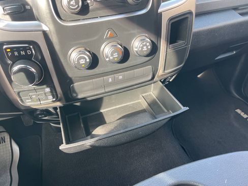 Used 2016 RAM 1500 Classic SLT AWD/4WD image 30
