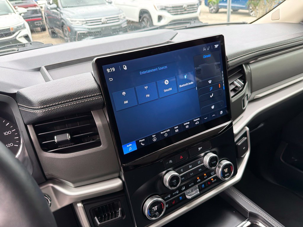 Used 2024 Ford Expedition XLT AWD/4WD image 6