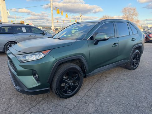 Used 2019 Toyota RAV4 XLE image 2