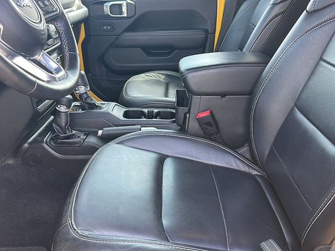 Used 2019 Jeep Wrangler Unlimited Sahara w/ Uconnect 4C Nav & Sound Group image 13