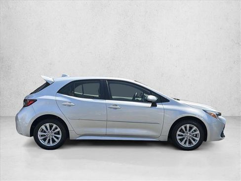 Certified 2025 Toyota Corolla SE FWD image 4
