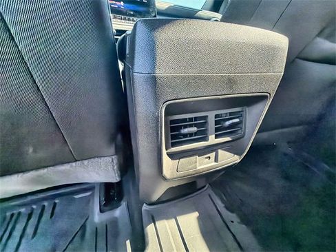 Certified 2024 Chevrolet Colorado LT w/ LT Convenience Package image 20