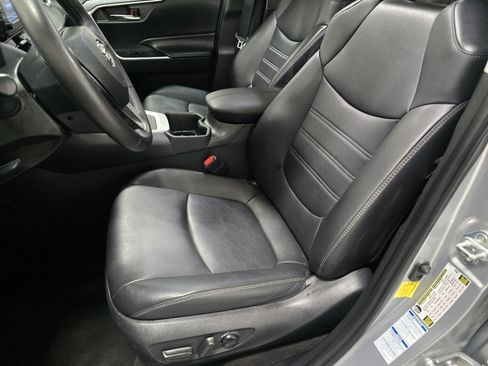 Certified 2022 Toyota RAV4 XLE Premium AWD/4WD image 24