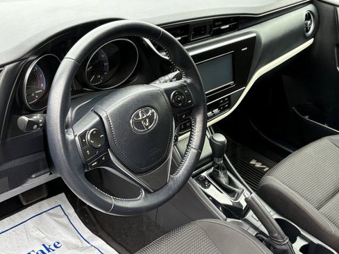 Used 2018 Toyota Corolla iM image 12