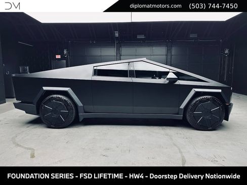 Used 2024 Tesla Cybertruck Cyberbeast AWD/4WD image 7