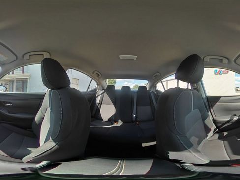 Used 2025 Nissan Sentra SV FWD image 40
