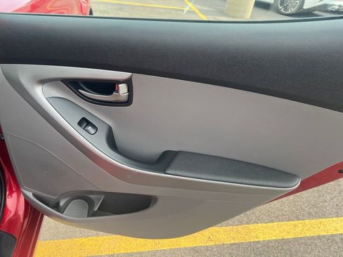 Used 2016 Hyundai Elantra SE FWD image 14
