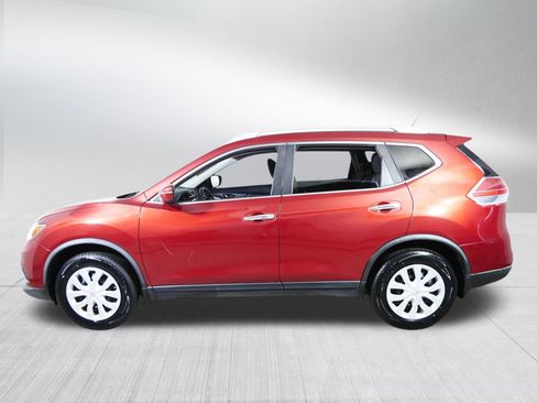 Used 2016 Nissan Rogue S w/ Appearance Package AWD/4WD image 4