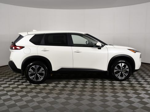 Used 2023 Nissan Rogue SV AWD/4WD image 5