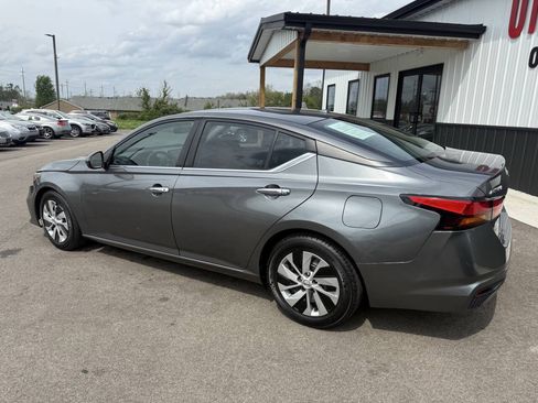 Used 2019 Nissan Altima 2.5 S FWD image 10