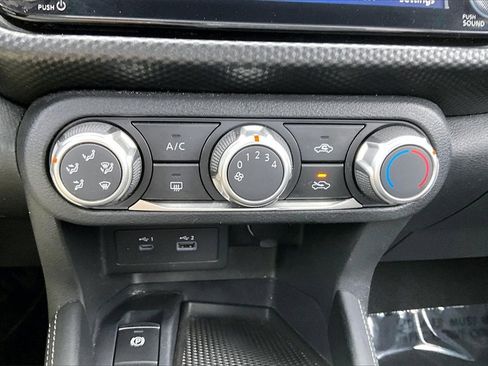 Used 2023 Nissan Kicks SV image 14