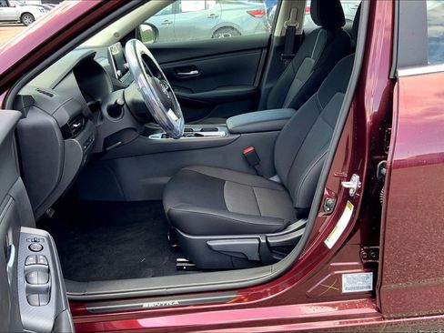 Used 2025 Nissan Sentra SV w/ All-Weather Package image 10