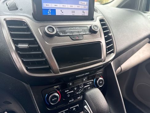 Used 2019 Ford Transit Connect XLT FWD image 33