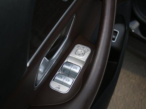 Used 2021 Mercedes-Benz GLE 350 4MATIC image 10