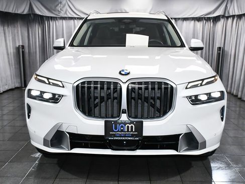 Used 2026 BMW X7 xDrive40i AWD/4WD image 2