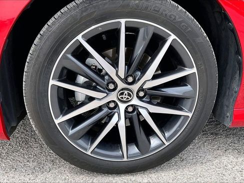 Used 2023 Toyota Camry XLE w/ Cold Weather Package FWD image 9