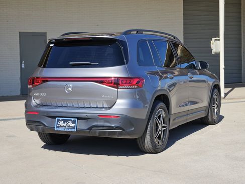 Used 2023 Mercedes-Benz EQB 300 4MATIC image 8
