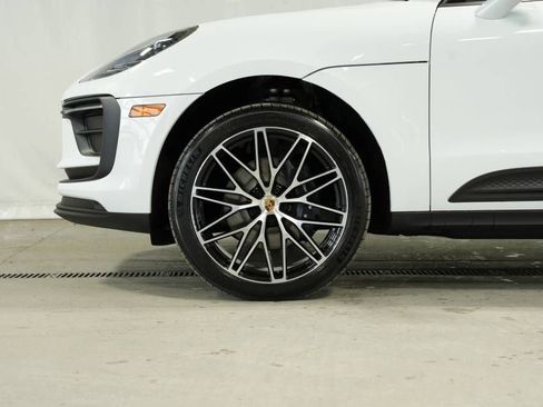 Certified 2025 Porsche Macan AWD/4WD image 42