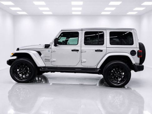 Used 2024 Jeep Wrangler Unlimited Sahara w/ Dual Top Group AWD/4WD image 4