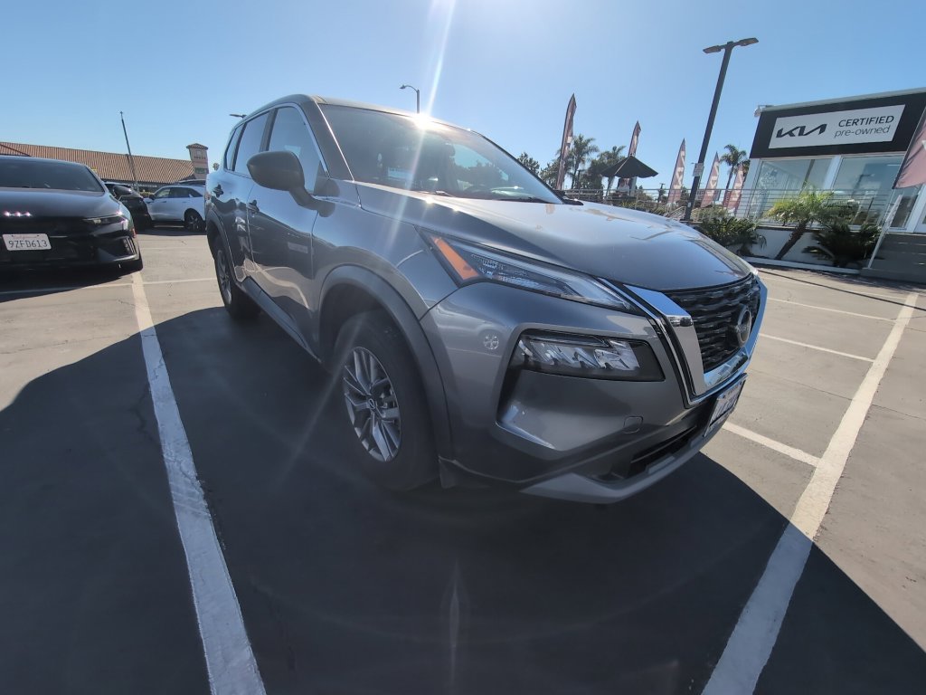 Used 2023 Nissan Rogue S AWD/4WD image 13