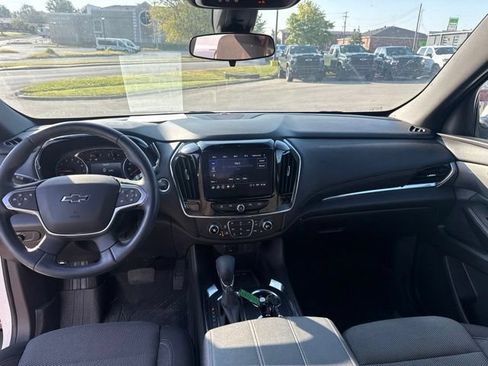 Used 2023 Chevrolet Traverse LT FWD image 27