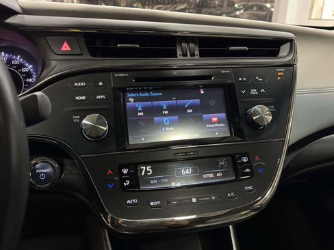 Used 2017 Toyota Avalon Limited image 41