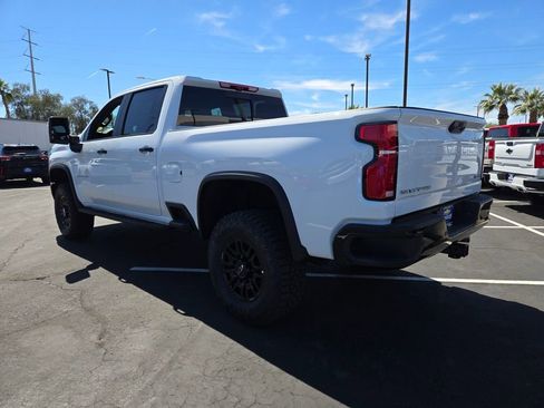New 2026 Chevrolet Silverado 2500 ZR2 AWD/4WD image 3