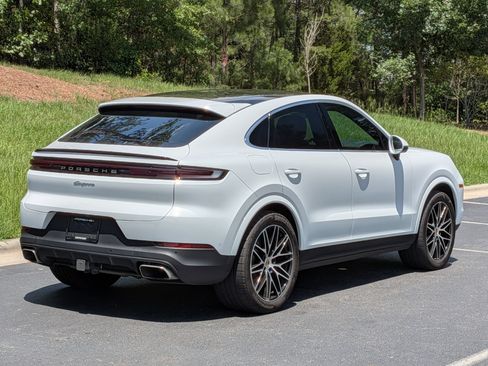 Certified 2025 Porsche Cayenne Coupe AWD/4WD image 25