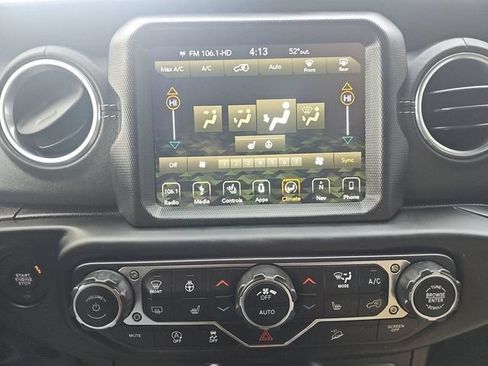 Used 2019 Jeep Wrangler Unlimited Sahara AWD/4WD image 32