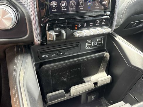 Used 2019 RAM 1500 Limited AWD/4WD image 18