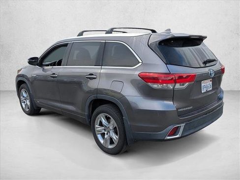 Used 2019 Toyota Highlander Limited image 7