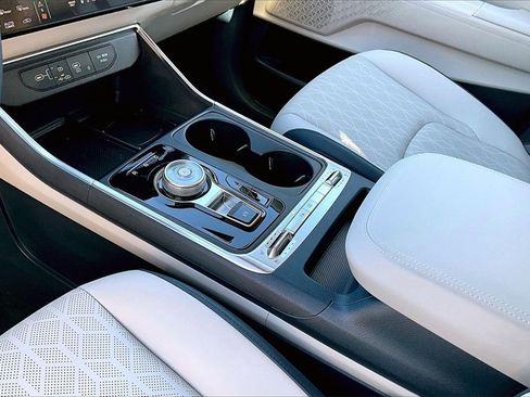 Certified 2026 Kia Carnival SX image 10