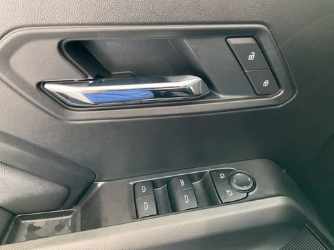 Used 2025 Chevrolet Colorado LT RWD image 6