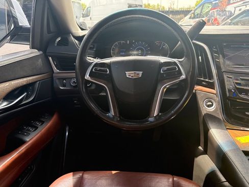 Used 2016 Cadillac Escalade Premium AWD/4WD image 6