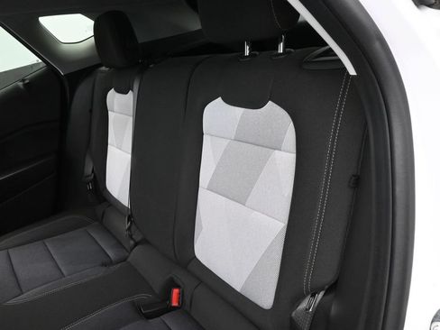 Used 2025 Chevrolet Trax LS FWD image 27