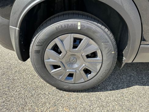 New 2026 Nissan Kicks S image 15