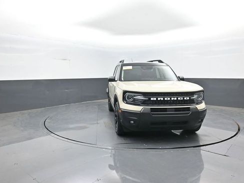 Used 2025 Ford Bronco Sport Outer Banks AWD/4WD image 2