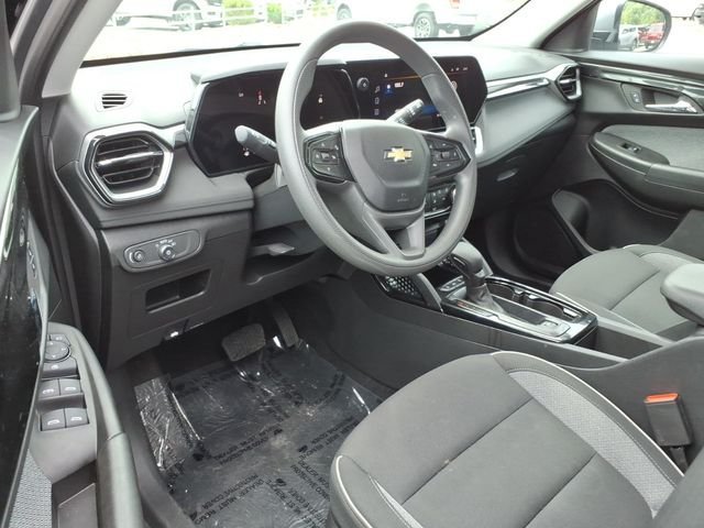 Used 2025 Chevrolet TrailBlazer LT AWD/4WD image 15
