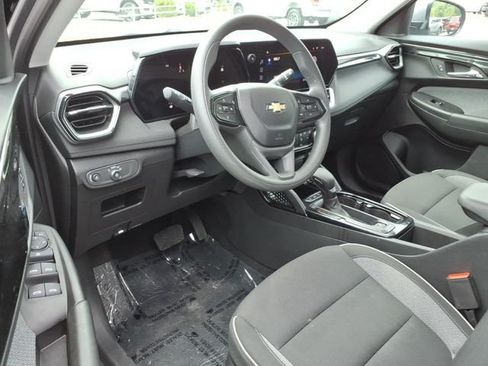 Used 2025 Chevrolet TrailBlazer LT AWD/4WD image 15