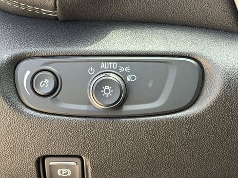 Used 2024 Chevrolet Blazer LT w/ Convenience Package FWD image 23