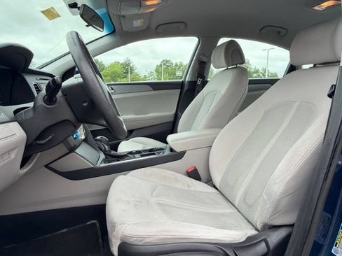 Used 2017 Hyundai Sonata SE FWD image 18