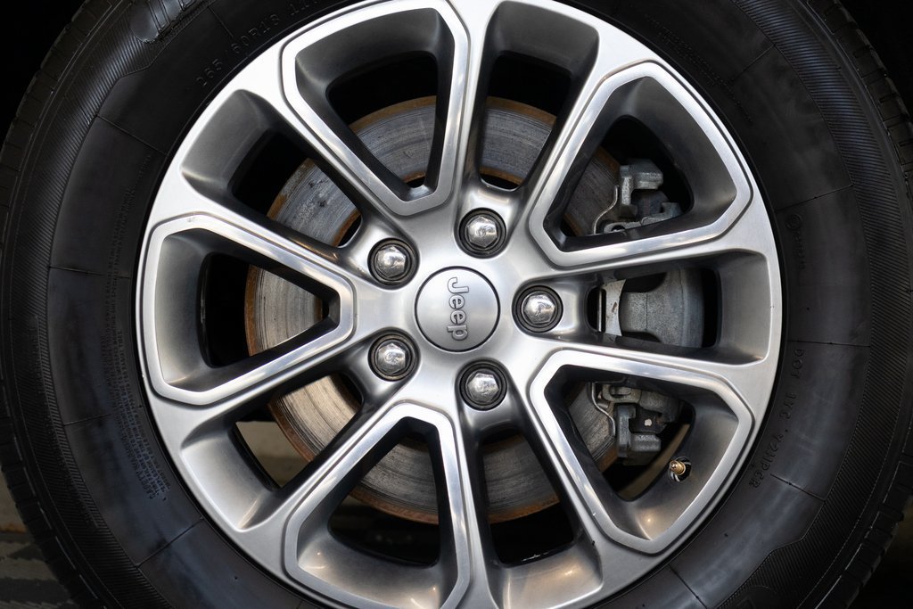 Used 2012 Jeep Grand Cherokee Overland AWD/4WD image 10