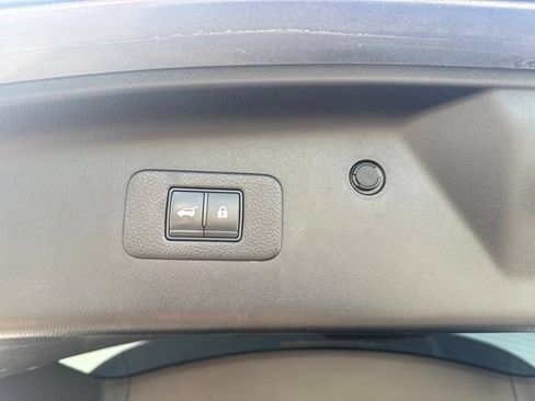 Used 2022 Nissan Armada SL w/ Midnight Edition Package RWD image 35