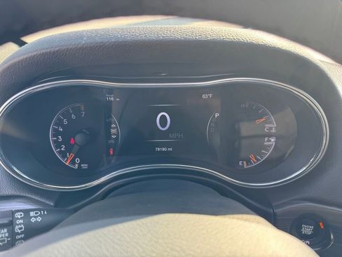 Used 2019 Jeep Grand Cherokee Altitude image 23