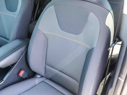 Used 2023 Kia Niro LX FWD image 30